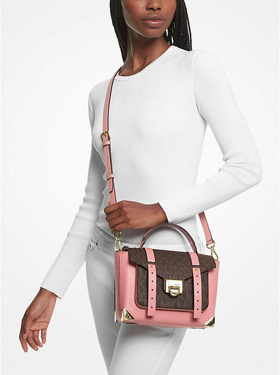 121 - MICHAEL KORS Manhattan Medium Leather and Logo Satchel