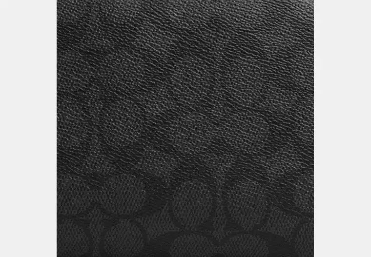 37 - ENTREGA INMEDIATA - COACH Small Travel Kit In Signature Canvas