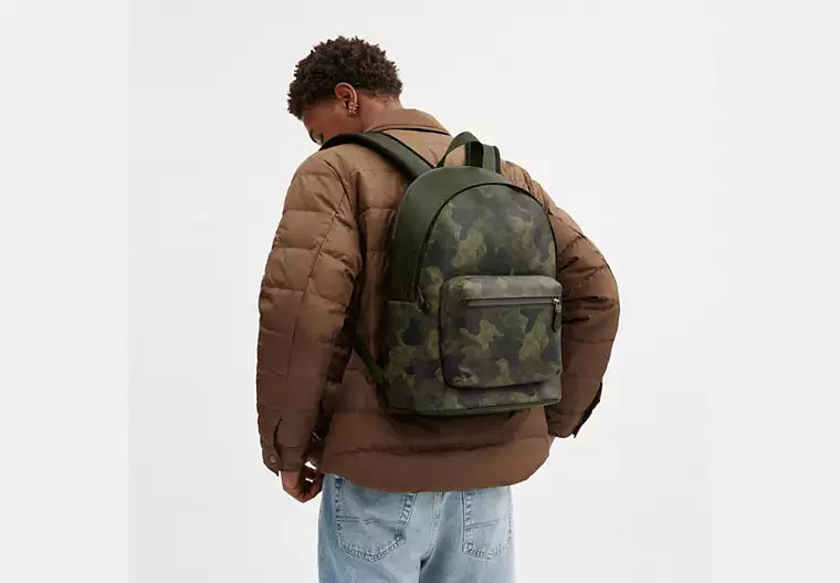 646 - SOBRE PEDIDO - COACH West Backpack In Signature Camo Print