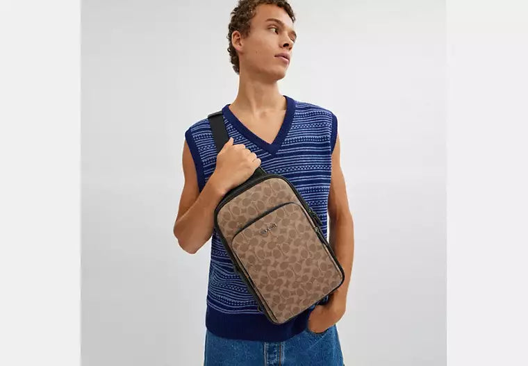 668 - COACH Ethan Pack In Signature Canvas
