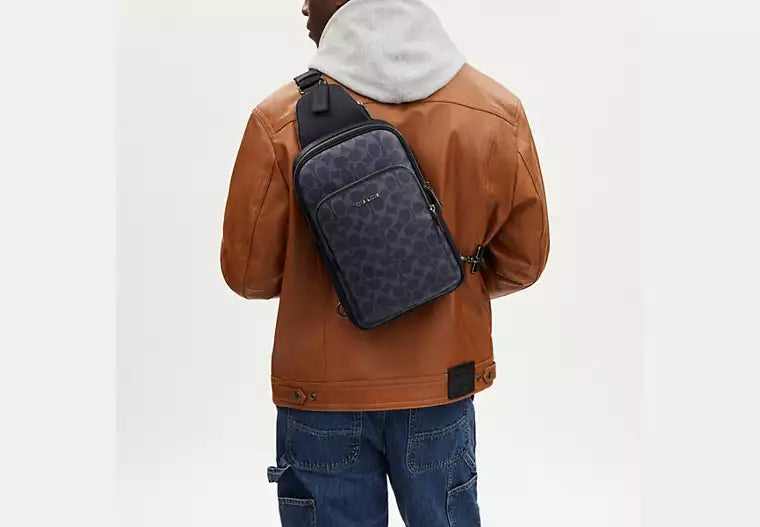 669 - COACH Ethan Pack In Signature Demin