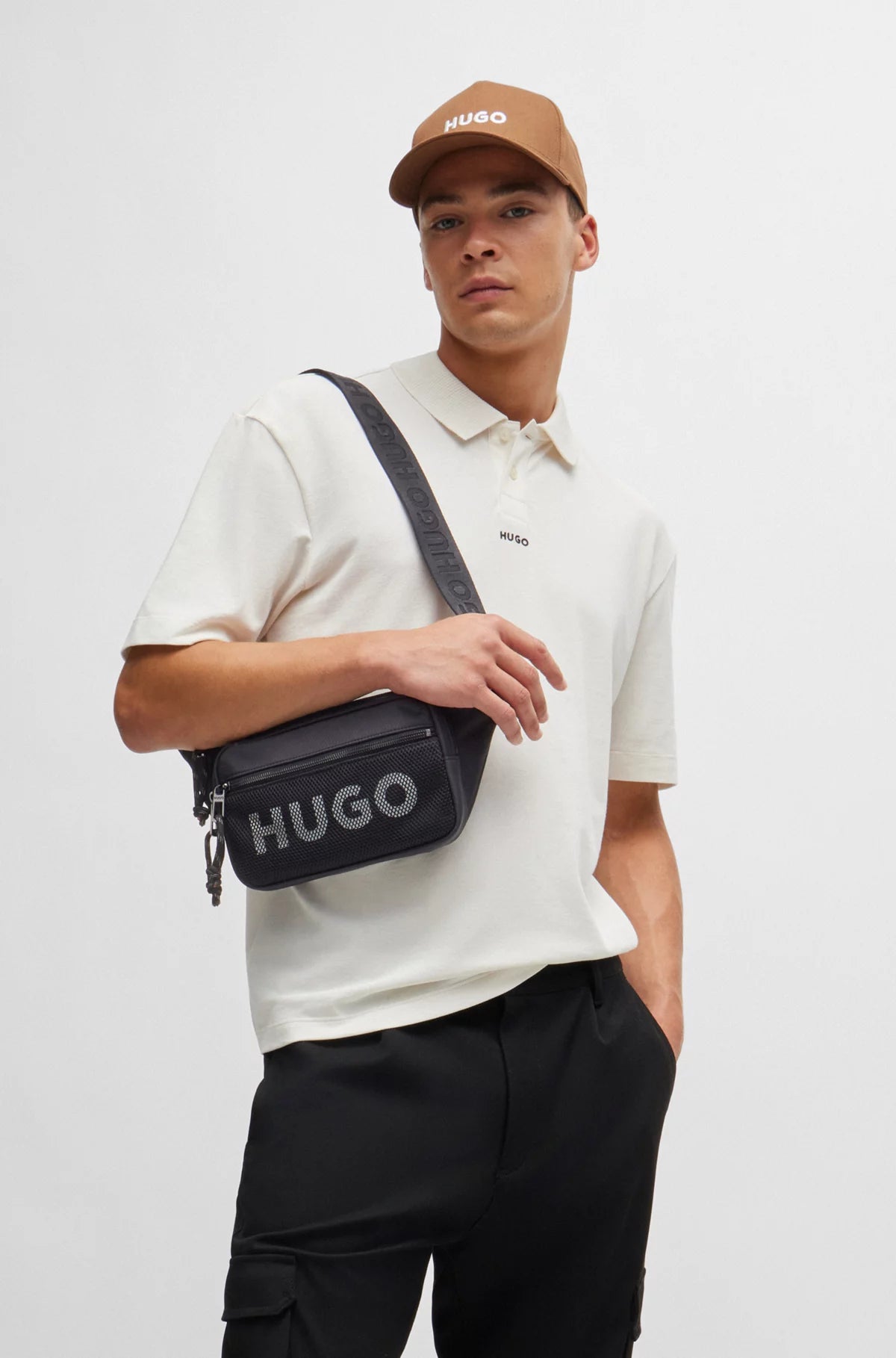 681 - HUGO BOSS Belt bag with contrast logo and mesh overlay