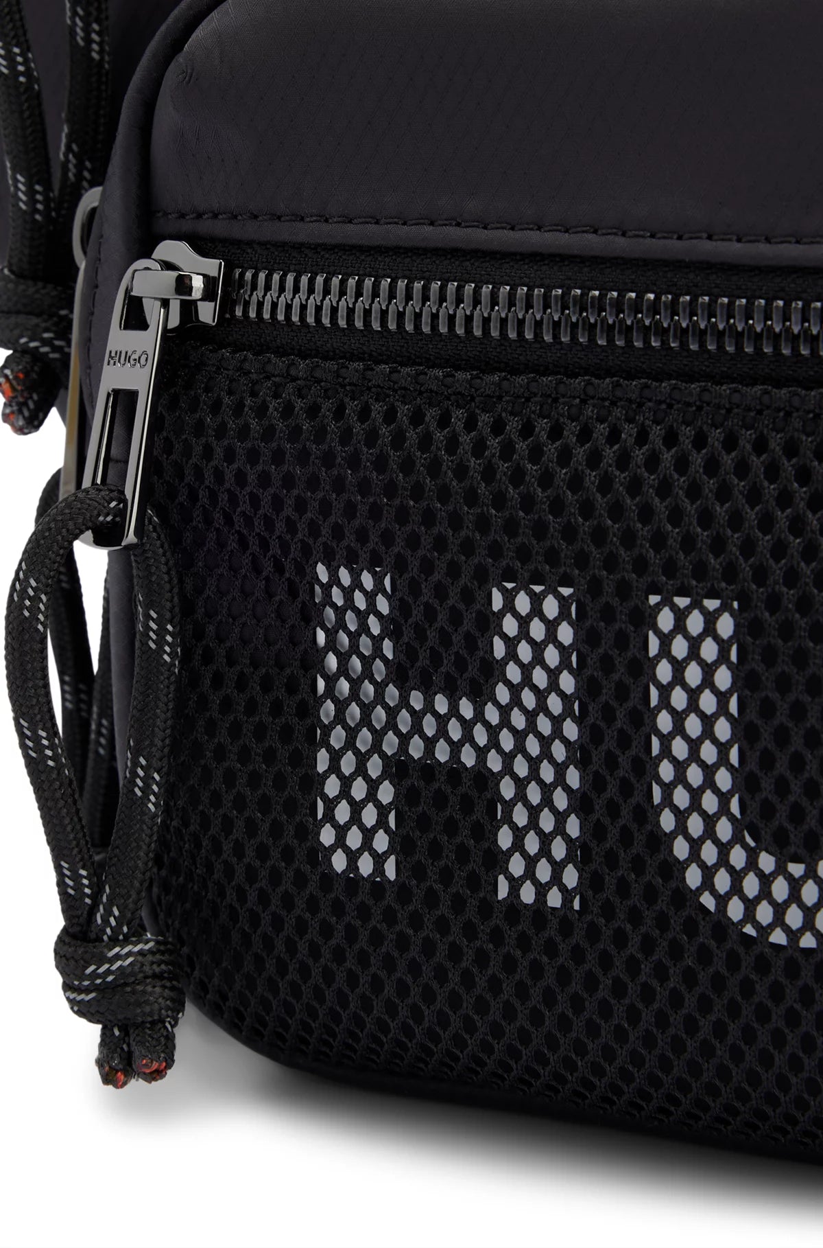 681 - HUGO BOSS Belt bag with contrast logo and mesh overlay
