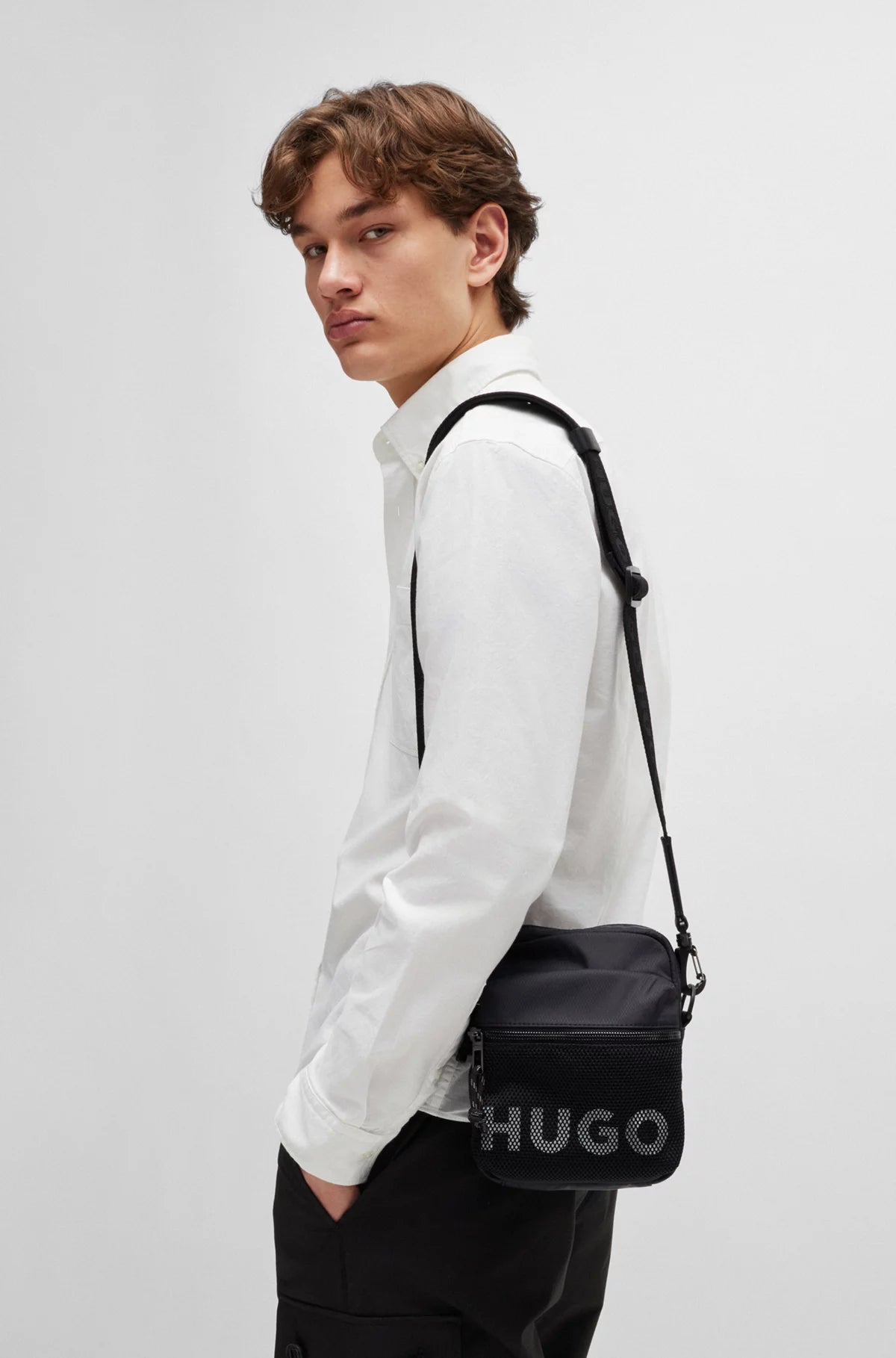 683 - HUGO BOSS Reporter bag with contrast logo and mesh overlay