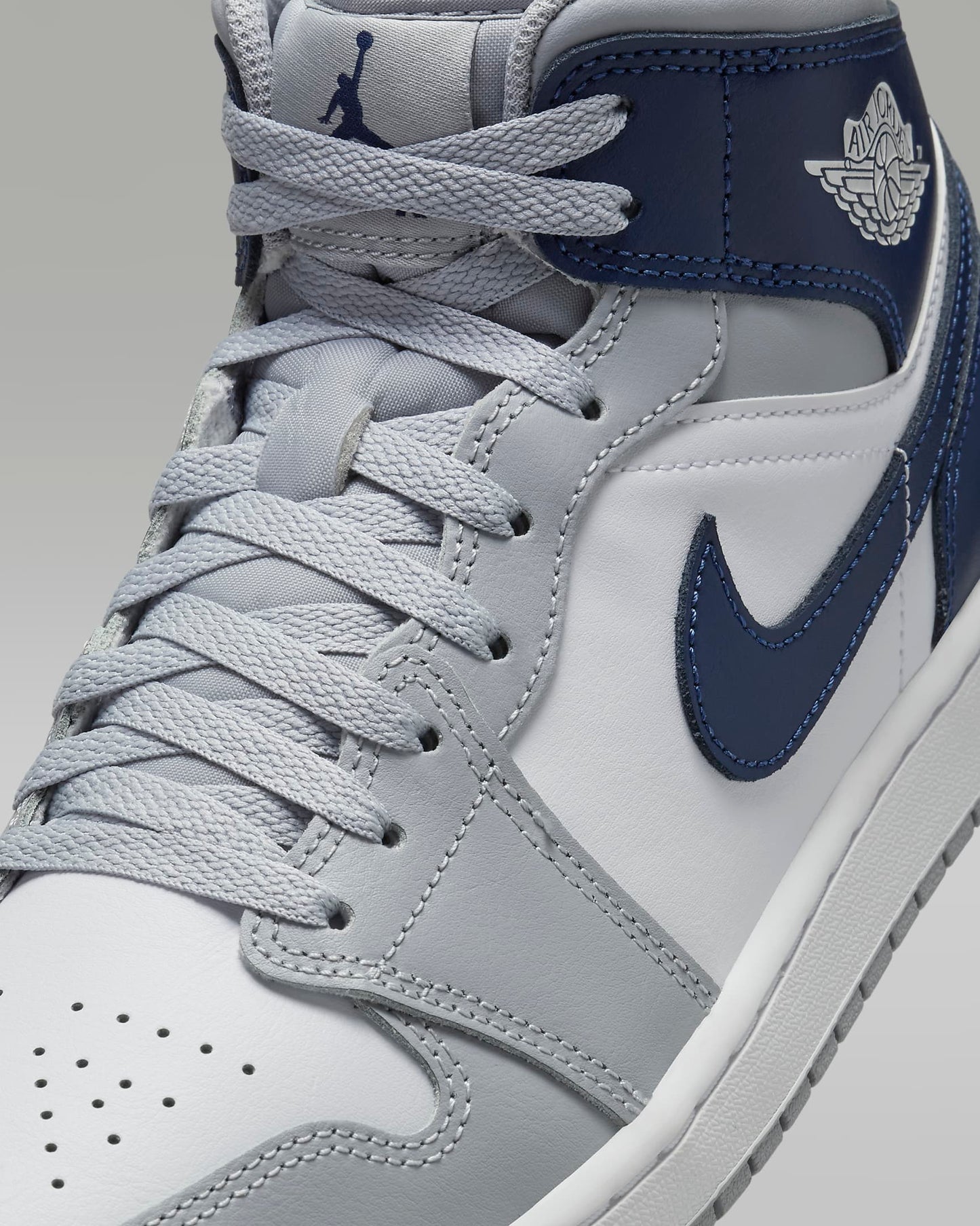 816 - Air Jordan 1 Mid