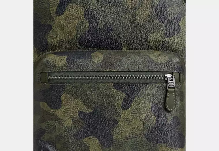 646 - SOBRE PEDIDO - COACH West Backpack In Signature Camo Print